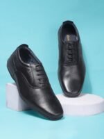 Bata Men Textured Formal Oxfords