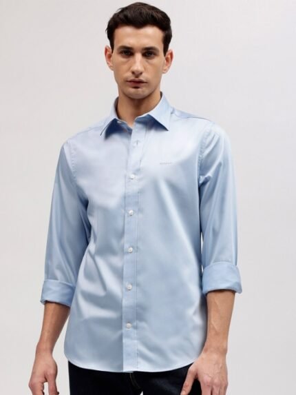 GANT Solid Spread Collar Slim Fit Shirt