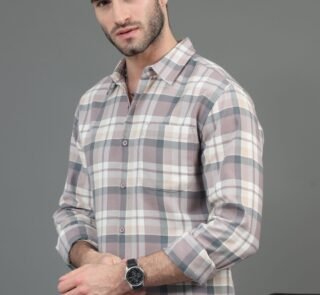 HERE&NOW Off-White Spread Collar Slim Fit Checked Casual Shirt