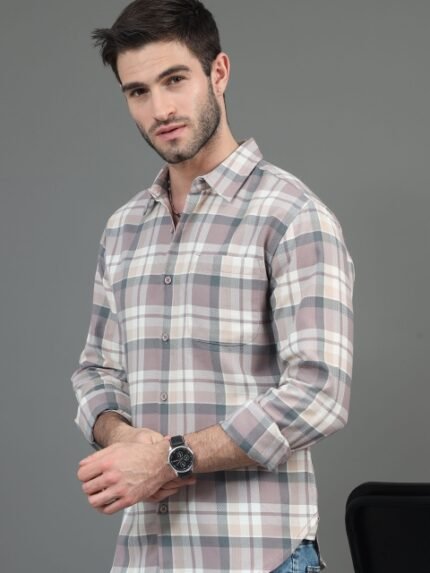 HERE&NOW Off-White Spread Collar Slim Fit Checked Casual Shirt