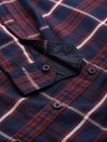 HIGHLANDER Men Navy & Red Slim Fit Checked Casual Shirt