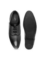 INVICTUS Men Black Solid Formal Oxfords