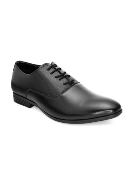 INVICTUS Men Black Solid Formal Oxfords