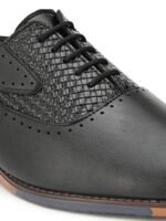 INVICTUS Men Black Textured Formal Oxfords