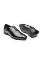 INVICTUS Men Black Textured Formal Oxfords