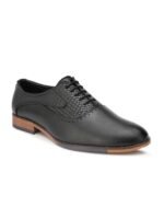 INVICTUS Men Black Textured Formal Oxfords