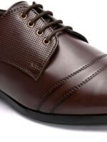 INVICTUS Men Brown PU Textured Oxford Shoes