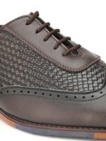 INVICTUS Men Brown Textured Formal Oxfords