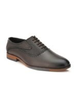 INVICTUS Men Brown Textured Formal Oxfords