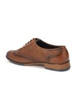 INVICTUS Men Tan Textured Formal Oxfords