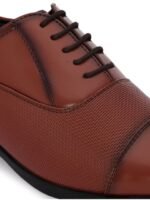 INVICTUS Men Tan Textured Oxfords