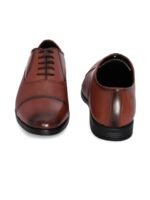 INVICTUS Men Tan Textured Oxfords