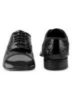 INVICTUS Men Textured Formal Oxfords