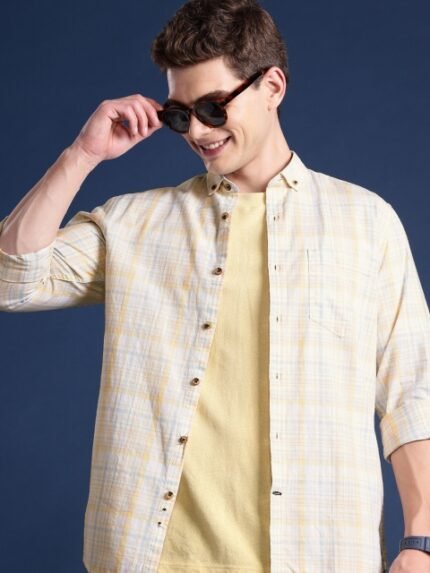 Mast & Harbour Men Standard Checked Casual Shirt