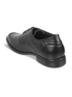 Mochi Men Black Textured Formal Shoes