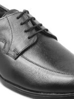 Mochi Men Black Textured Formal Shoes