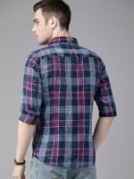 Roadster Men Navy Blue Magenta Pink Regular Fit Checked Casual Shirt