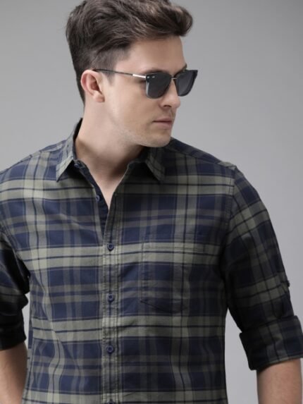 Roadster Men Navy Blue & Olive Green Regular Fit Checked Sustainable Casual Shirt