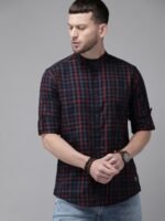 Roadster Men Navy Blue & Red Regular Fit Checked Casual Shirt