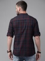 Roadster Men Navy Blue & Red Regular Fit Checked Casual Shirt