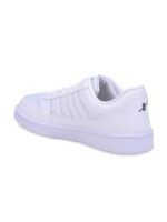 Sparx Men White Solid Sneakers