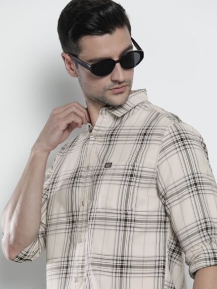 The Indian Garage Co Men Cream-Coloured & Black Shepherd Checked Casual Shirt