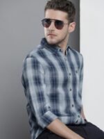 The Indian Garage Co Men Slim Fit Opaque Checked Casual Shirt