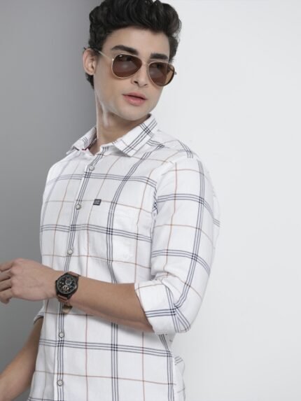 The Indian Garage Co Men White Checked Casual Shirt