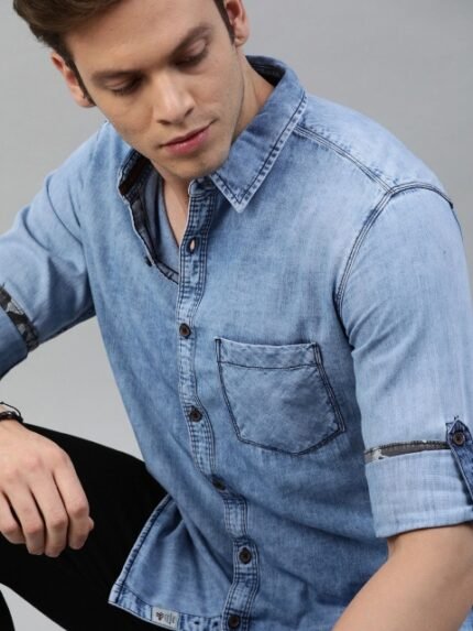 The Roadster Lifestyle Co Men Blue Regular Fit Washed Sustainable Casual Denim Shirt