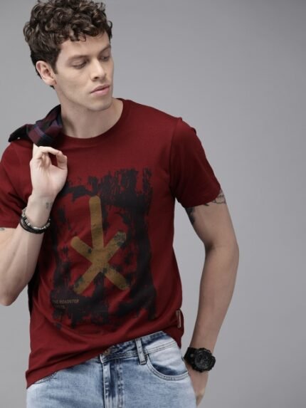 The Roadster Lifestyle Co Men Maroon Graphic Printed Round Neck Pure Cotton T-shirt