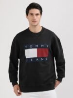 Tommy Hilfiger Men Colourblocked Pockets T-shirt