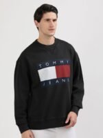 Tommy Hilfiger Men Colourblocked Pockets T-shirt