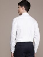 Van Heusen Durapress Regular Fit Spread Collar Pure Cotton Wrinkle Resistant & Easy Care Formal Shirt