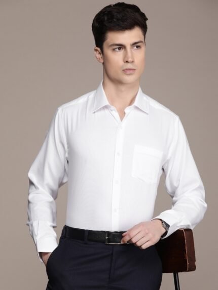 Van Heusen Durapress Regular Fit Spread Collar Pure Cotton Wrinkle Resistant & Easy Care Formal Shirt