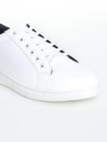 HIGHLANDER Men White Sneakers