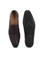 INVICTUS Men Textured Formal Oxfords